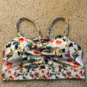 Fabletics Kenzie Sports Bra Floral print Peek-a-boo Performance style